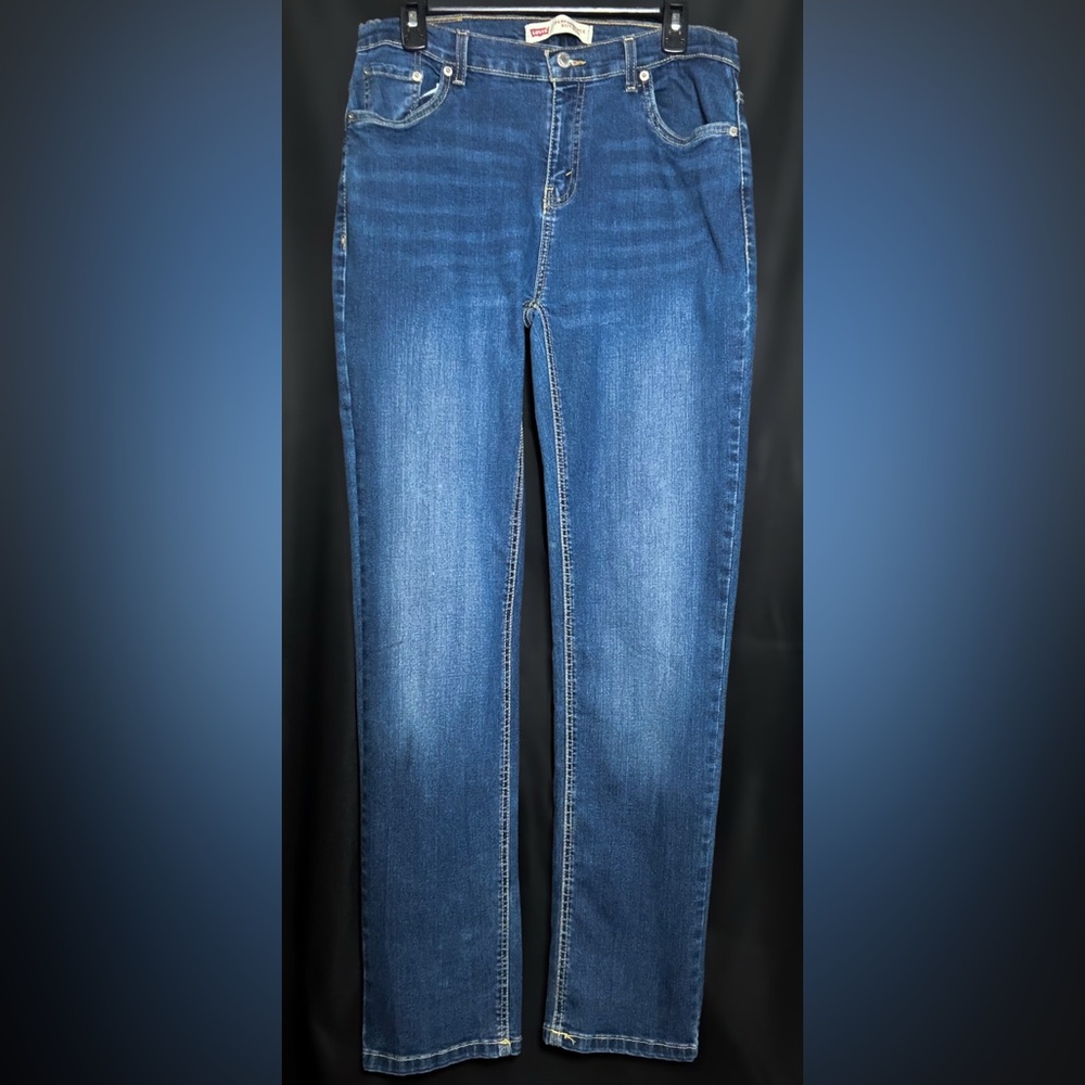 Levi’s 502  Slim Cut